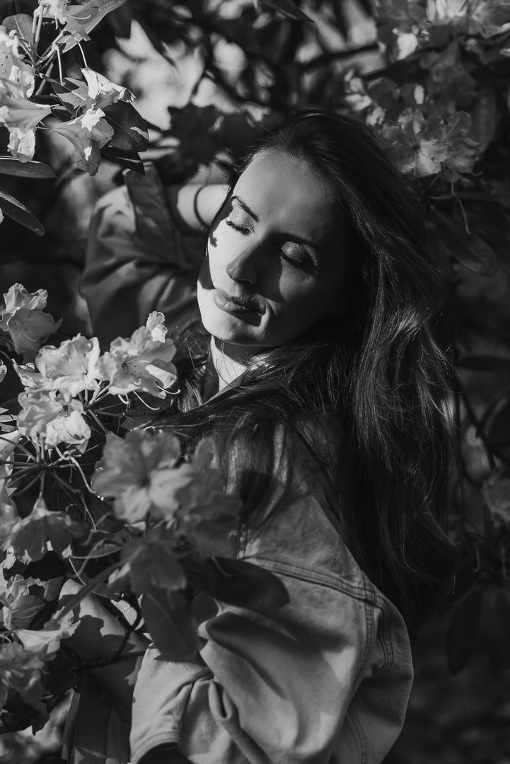 fotograf koszalin light scene sesja kobieca wiosna kwiaty natalia