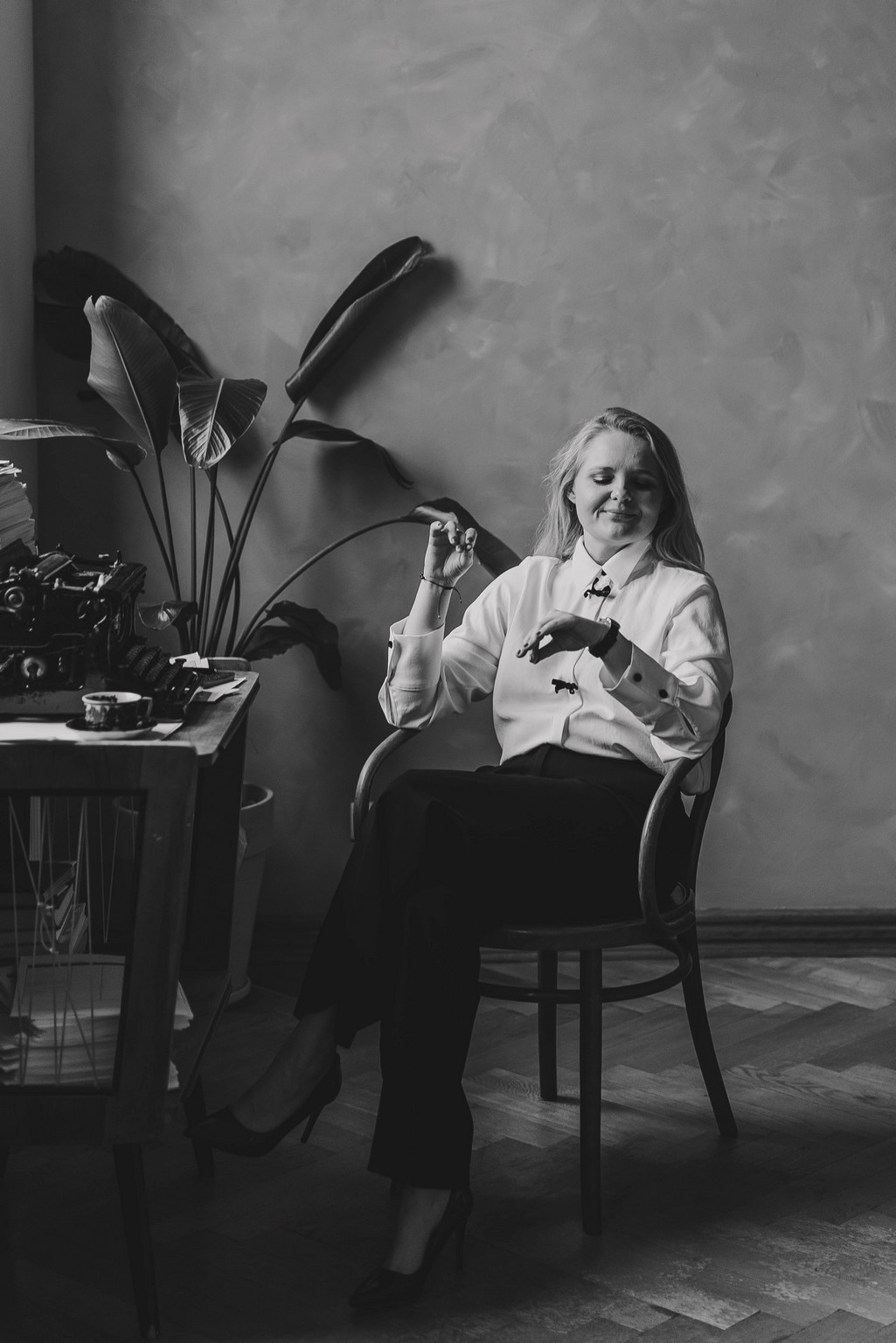 Sesja kobieca z charakterem, fotograf koszalin, jazz, gitara i czarna kawa