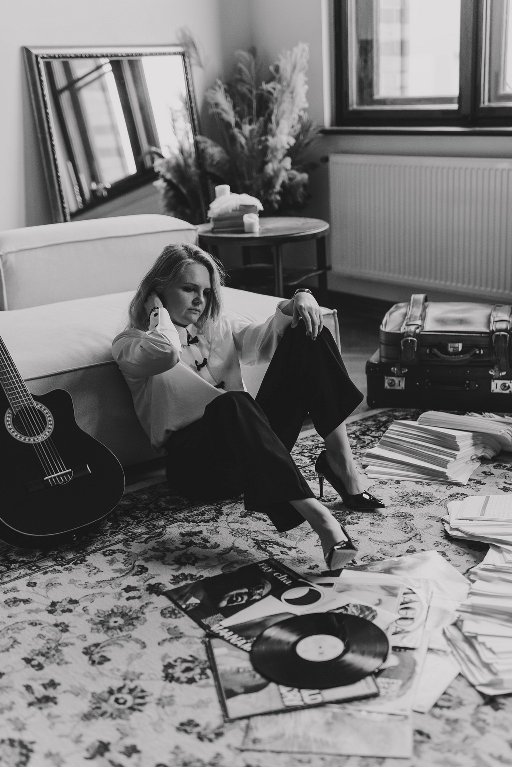 Sesja kobieca z charakterem, fotograf koszalin, jazz, gitara i czarna kawa