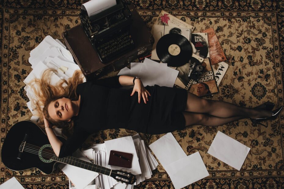 Sesja kobieca z charakterem, fotograf koszalin, jazz, gitara i czarna kawa